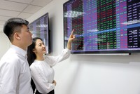 Khơi thông kênh dẫn vốn qua thị trường chứng khoán